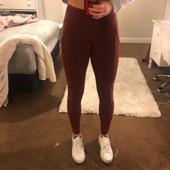 Size 4 limited Edition Lululemon leggings!! - Picture 2 of 8